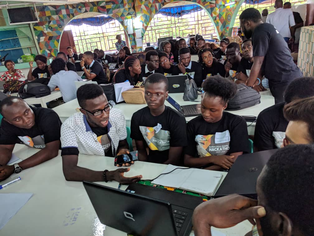sensihub1's tweet photo. Day One (Resilient Urban Mobility Hackathon)
Teams are formed and now Brainstorming ideas to create solutions that can transform the mobility ecosystem in Sierra Leone.
#Sensitechhub #freetown #urbanmobilityhack #DSTI #MOTA #worldbank #GFDRR #HACKATHON https://t.co/drjHmecXe6