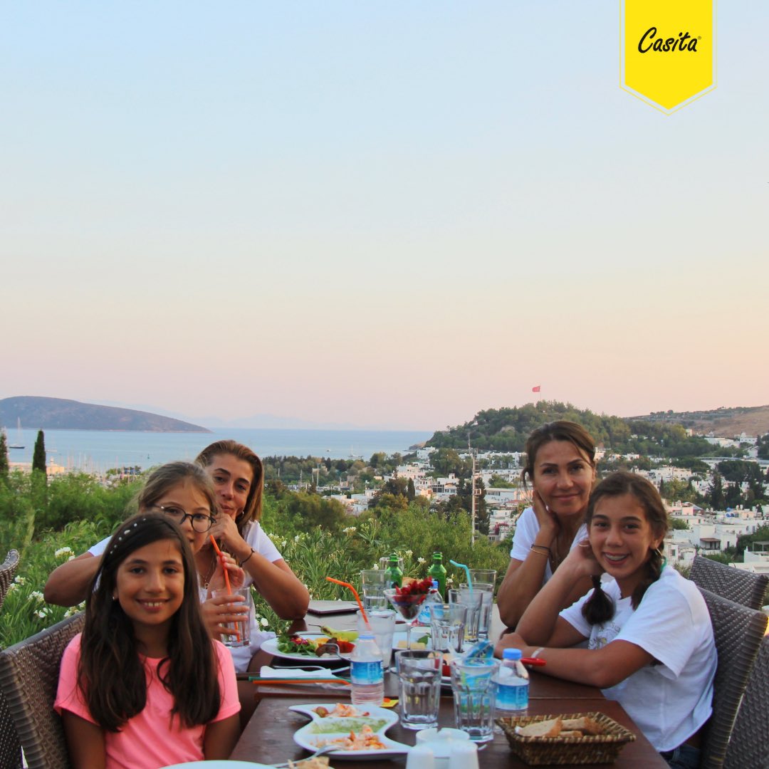 Değerli anneler ve güzel kızları da Casita lezzetlerinin tadını çıkarıyor💛
#casitaeatfineeverytime📍casita.com.tr 

#bodrum
#724Bodrum