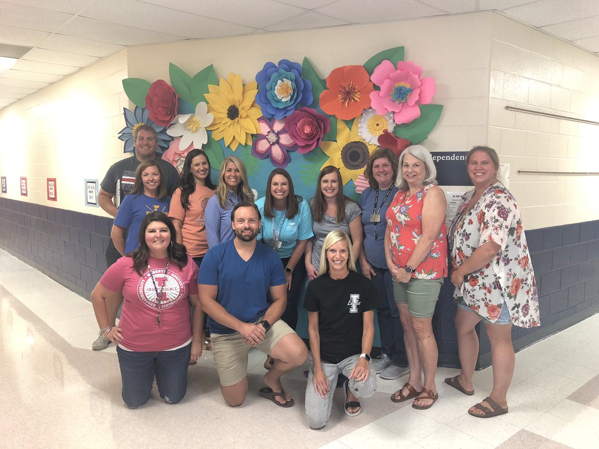 INDEPrincipal's tweet photo. Independence Good News.... Thank you to the incredible team of 12 who planned and lead PD on our school culture! Such amazing talents and I appreciate your leadership! 💗#empoweryourleaders #weallowntheculture  #sharedleadership #fhsdpride https://t.co/s7fkOhv68g