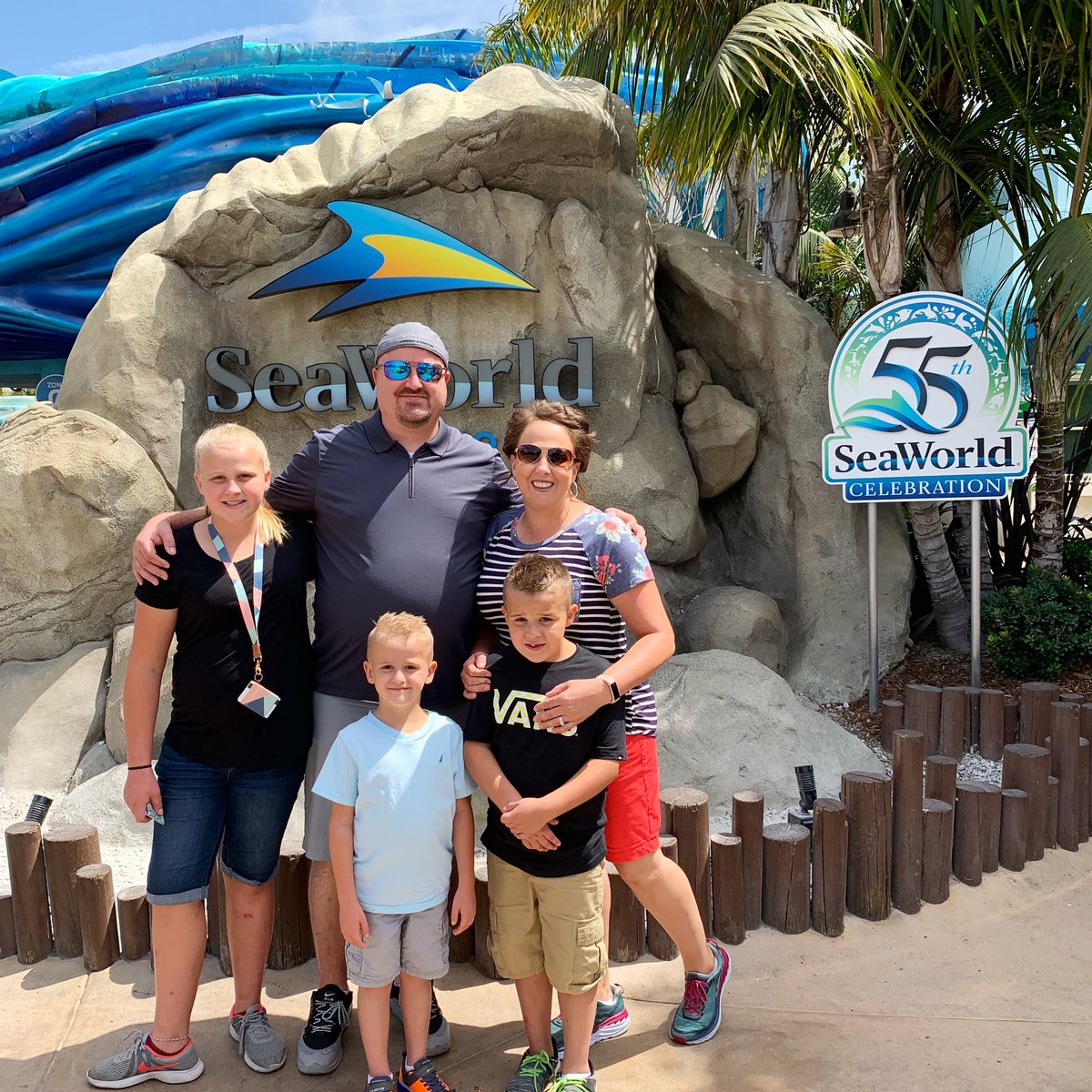 Spent the day at <a href="/SeaWorld/">SeaWorld</a> with these awesome humans. I forgot how fun this place is. The highlight of the day was feeding the sea lions #SeaWorld