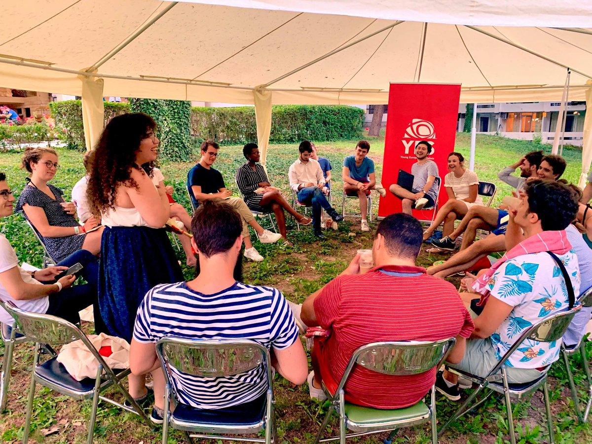 Jeunessoc44's tweet photo. #YesSummerCamp2019 🌹
Un événement riche d'échanges, de partage et de découverte entre jeunes socialistes venus de toute l'Europe.
Nous continuerons à nous battre côte à côte pour les valeurs qui nous rassemblent, et pour les droits de toutes et tous !✊🌈 https://t.co/vLeLaH3Rcm