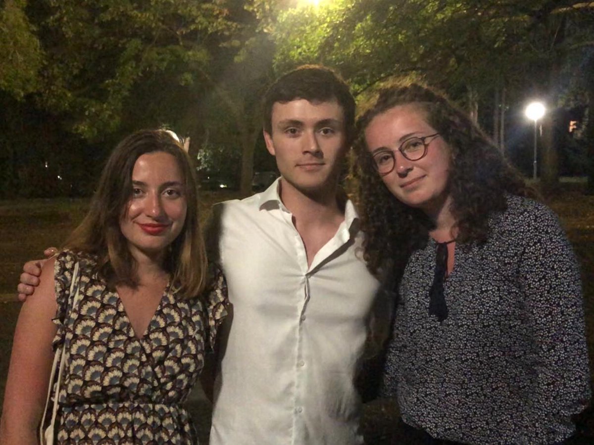 Jeunessoc44's tweet photo. #YesSummerCamp2019 🌹
Un événement riche d'échanges, de partage et de découverte entre jeunes socialistes venus de toute l'Europe.
Nous continuerons à nous battre côte à côte pour les valeurs qui nous rassemblent, et pour les droits de toutes et tous !✊🌈 https://t.co/vLeLaH3Rcm