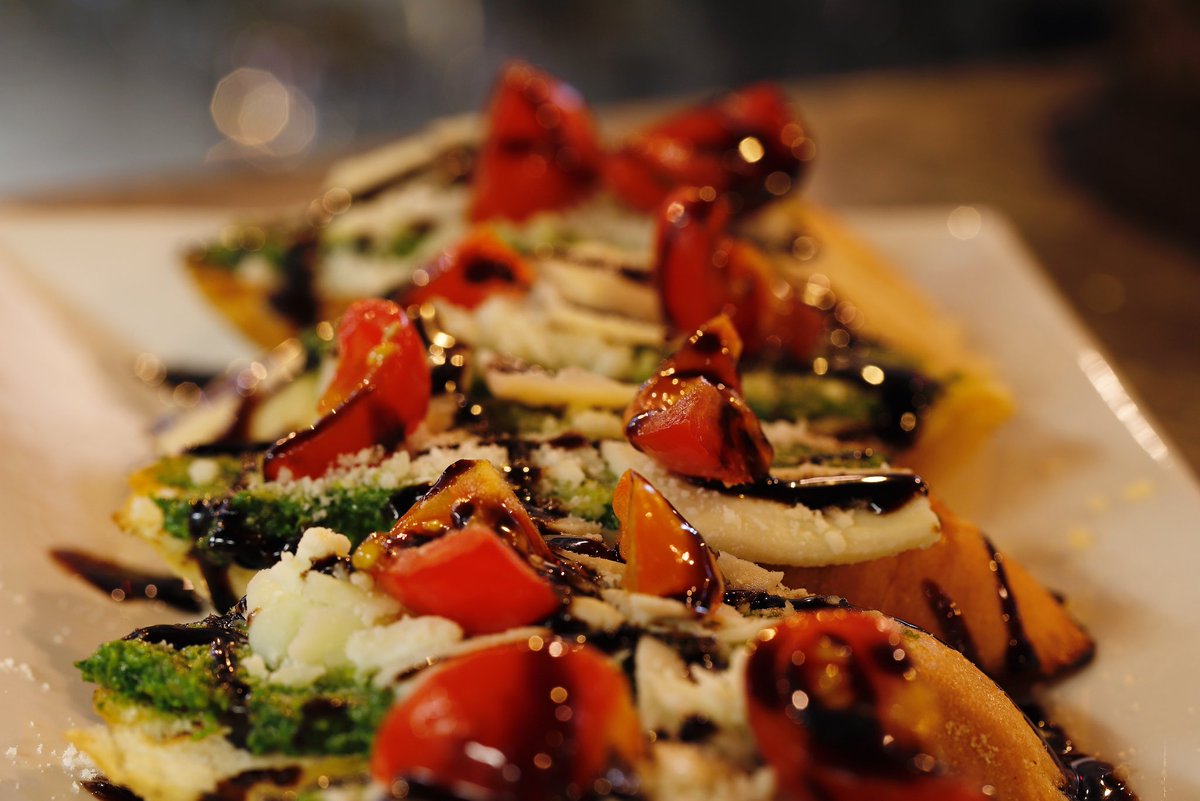 winediveks's tweet photo. Our bruschetta on local Bagatelle Bakery sliced baguette. That balsamic drizzle tho 👌#icteats #dddict https://t.co/6nW8R2HZJg