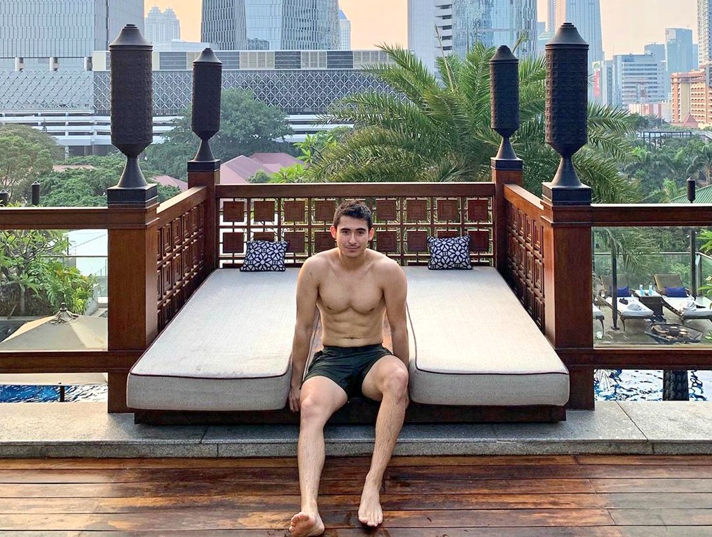 mrvvip's tweet photo. Donovan Coates shirtless on rooftop daybed. #selebwatch https://t.co/NBoMinMunE