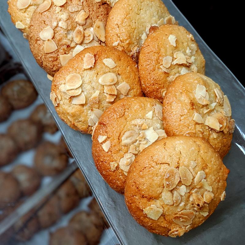 JohnnysBmore's tweet photo. New Gluten-Free &amp; Dairy-Free Almond Cookie. It's hard to resist any of our fresh-baked cookies when they greet you at the restaurant. But these moist and chewy almond cookies are quickly becoming a fan favorite. Plus, they're basically healthy! https://t.co/mipm9tVg4H