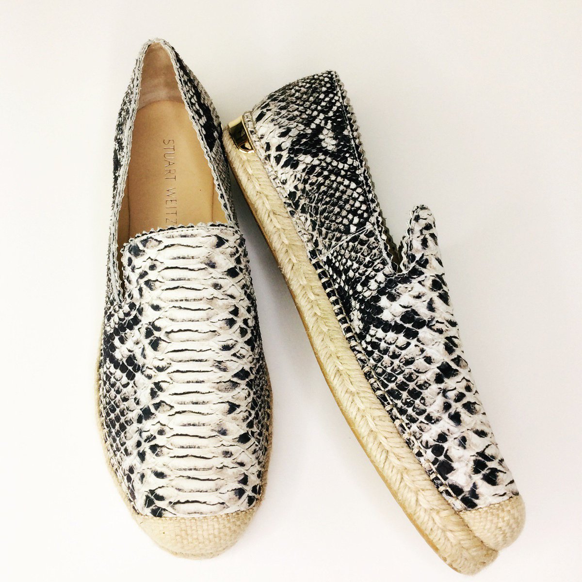 CEconsignment's tweet photo. #StuartWeitzman #Shoes | Size 8 | $95! DM or Call for more info (781)449-2500. #Entrupy #Authentic  #Love #ShopLocal #DesignerDeals #Luxury #OOTD #WhatToWear #InstaStyle #DesignerForLess #PhotoOfTheDay #ShopSmall https://t.co/kccsMqCXjZ