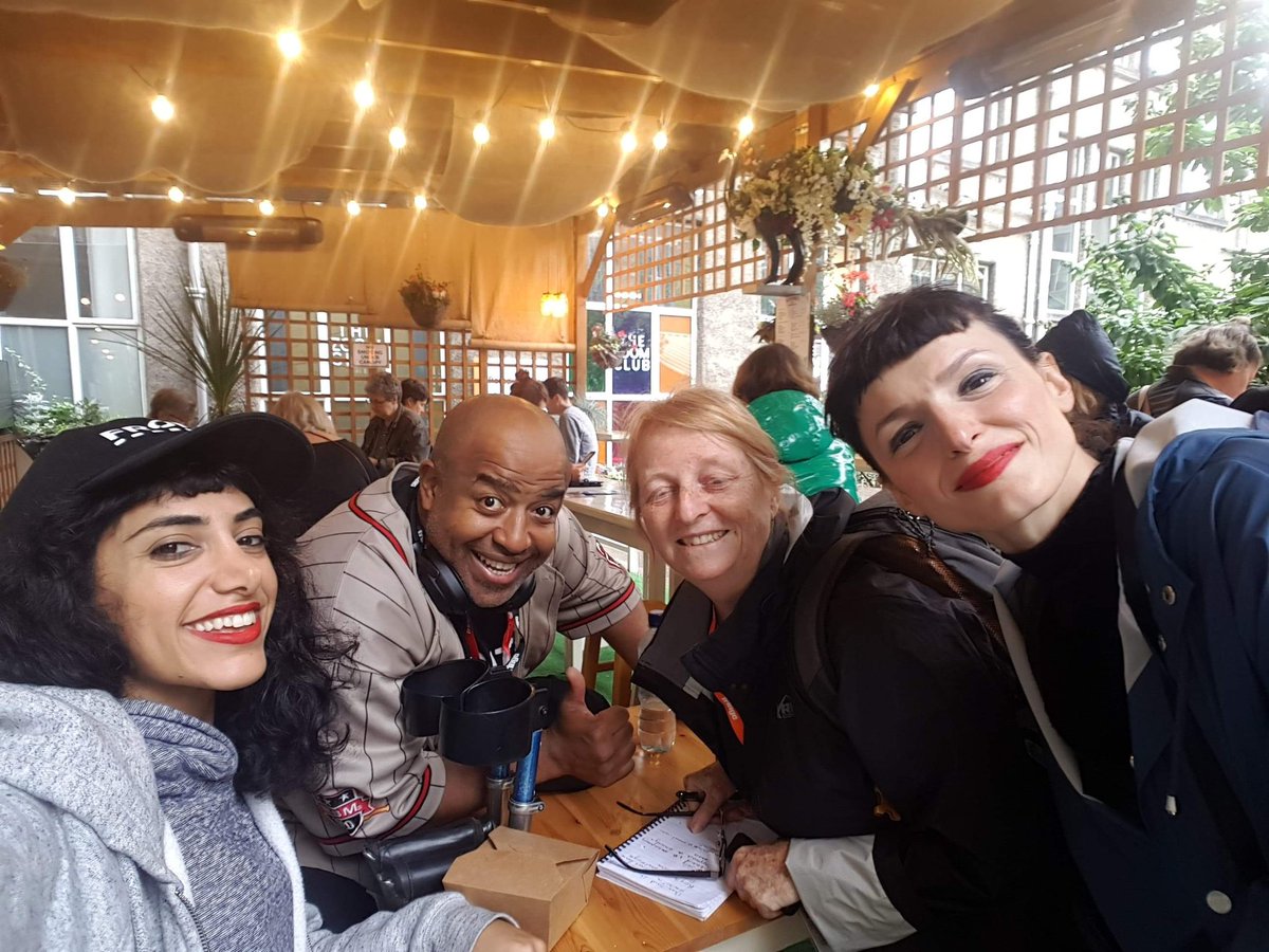 Nice moments with Jo from <a href="/FringeReview/">FringeReview</a> after FrontX.
#MakeYourFringe #Summerhall