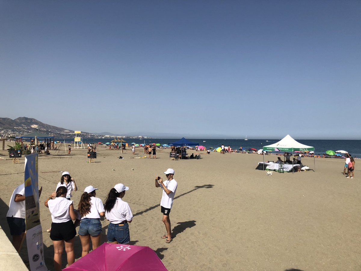 disfrutadelsol's tweet photo. #FiestaSoludable en #Fuengirola
π° π π El castillo de Fuengirola es testigo de la Fiesta Soludable que organizamos junto a la @AECCMALAGA y @fuengirola https://t.co/a3Q9ESUTCV