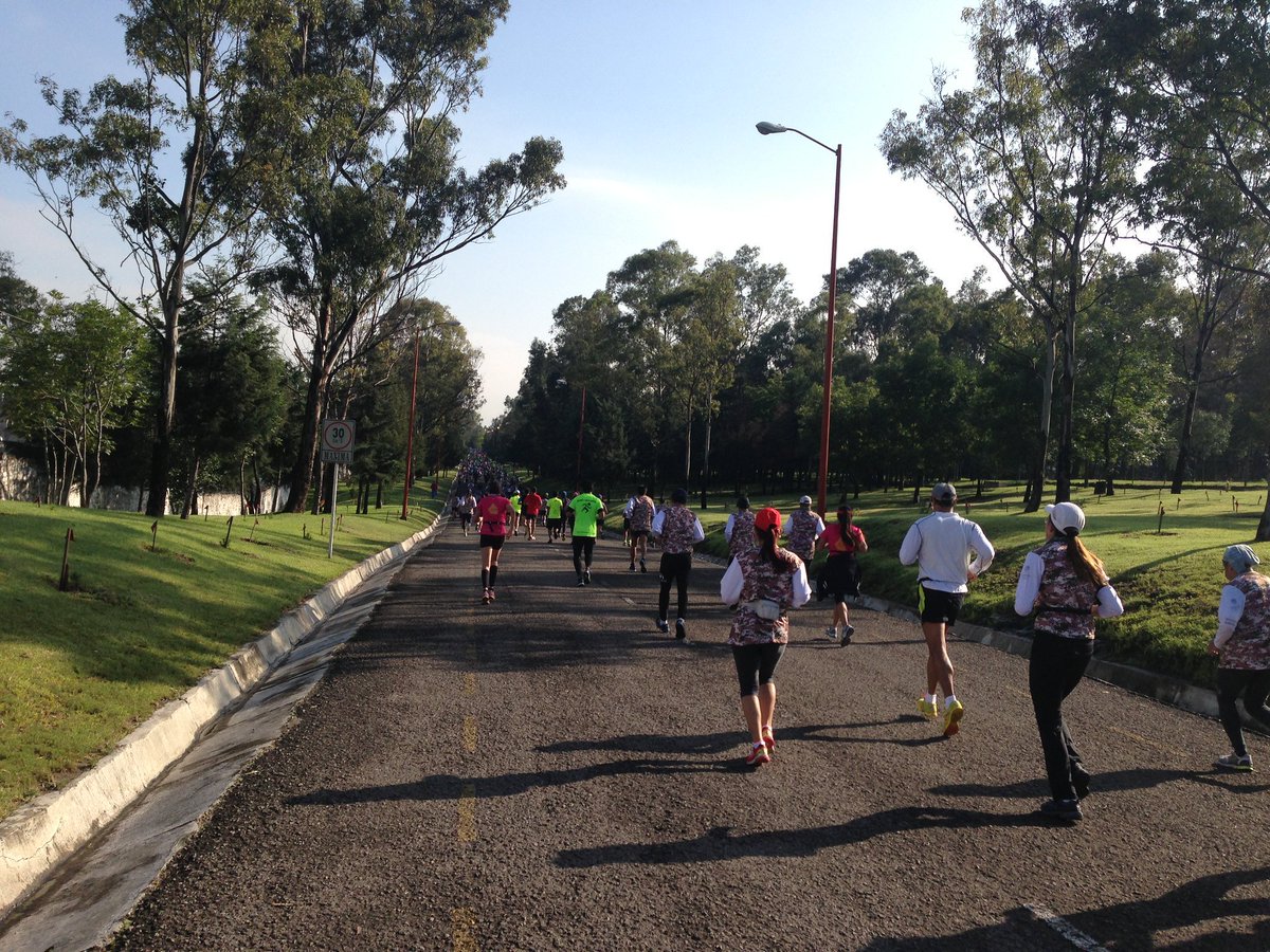 RunMX's tweet photo. Aquí la dinámica para los 10 números restantes de la 9a Carrera La Gran Fuerza de México.
1. Retwittea esto
2. Llena tus datos en este link https://t.co/ZhT7piV8q6
3. Elegiremos random 10 Retweets
4. Enviaremos código de inscripción a los ganadores
#RunMX #CorreMas https://t.co/uP8sezeeuL