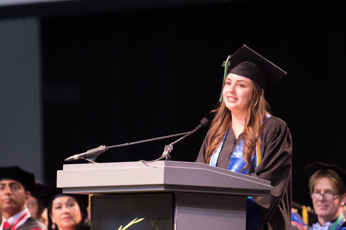 uhcladmissions's tweet image. Having new freshmen on campus this week reminds of #UHCLGRAD Makayla Ellis, who was part of our first-ever freshman class. She said her biggest lesson was learning to take a chance on new experiences: bit.ly/freshman-makay…. #UHCL #collegefreshman #studentsuccess