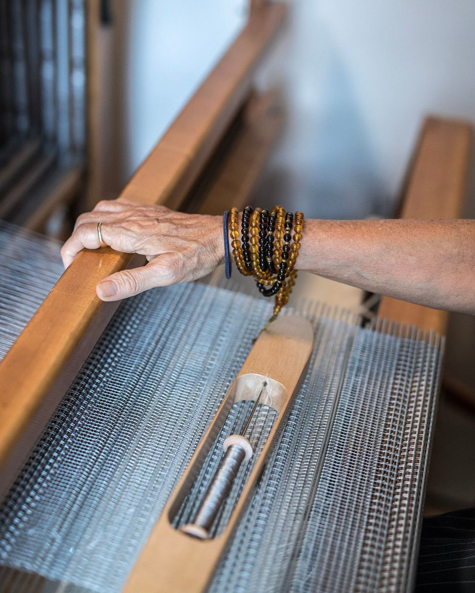 luumtextiles's tweet photo. Suzanne weaving! We always work by hand at the fiber level. 

Photo Credit: Martin Crook
@martincrook @SuzanneTick #textiledesign #weaving #loom #textileoftheday https://t.co/kBgONOAsHe