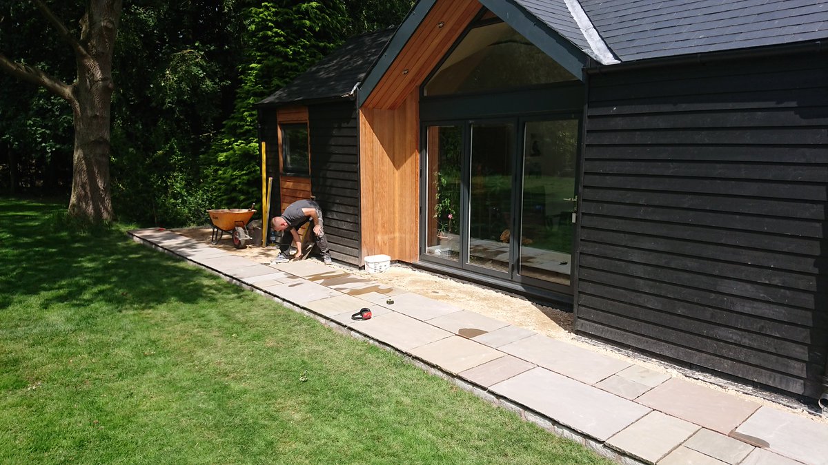 GandJLandscapes's tweet photo. An excellent days slabbing from J.D today π π This space is starting to take shape already π #Landscaping #Nottingham #Maplebeck #Creatingyourperfectspace https://t.co/ACv8ewCRCD https://t.co/6p0tuwsmo1 https://t.co/V8OXhI8Se9