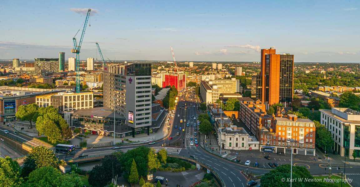 BuildsWeAre's tweet image. Go to ... ItsYourBuild.com/post/1860 to see how Lansdowne House in @LansdowneSite has been given the #SkyHighBirmingham treatment - thanks Matt 
@interserve for getting us up there to capture some stunning views #ConstructionwithCommunity - don&apos;t miss our great feature!