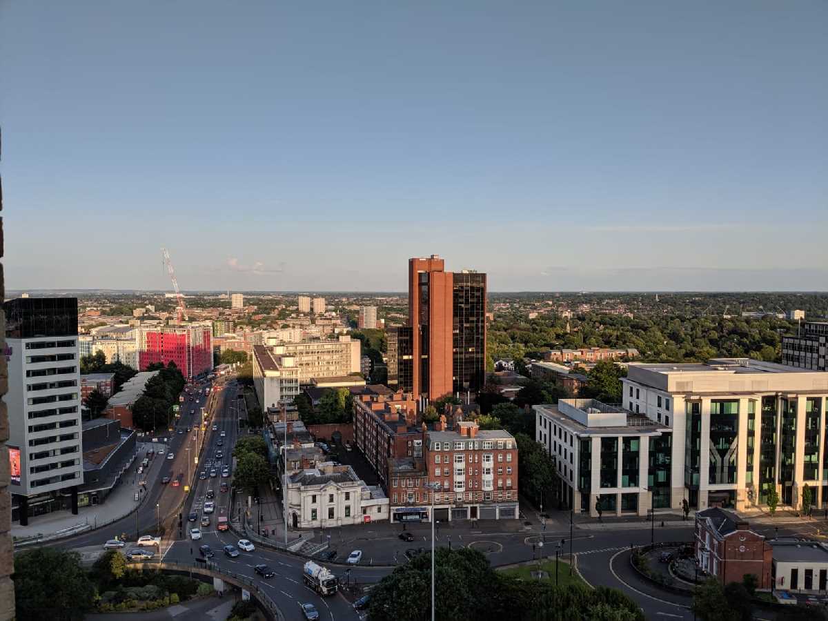 BuildsWeAre's tweet image. Go to ... ItsYourBuild.com/post/1860 to see how Lansdowne House in @LansdowneSite has been given the #SkyHighBirmingham treatment - thanks Matt 
@interserve for getting us up there to capture some stunning views #ConstructionwithCommunity - don&apos;t miss our great feature!