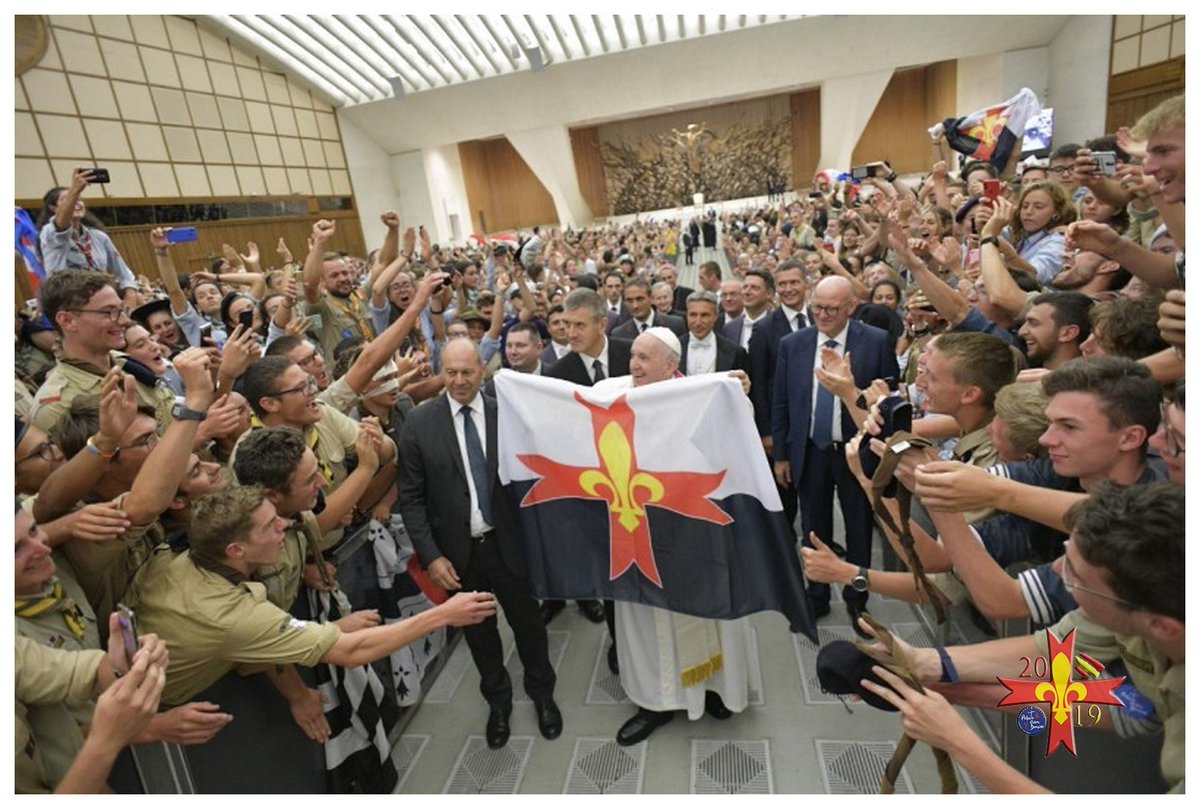 ScoutFSE_Italia's tweet photo. A conclusione di #Euromoot2019 , un canto che "è stato quasi una risposta alle parole di @Pontifex_it , un “Sì” a costruire l’#Europa che il Papa auspica

https://t.co/l3DnWgC7ZZ https://t.co/k2Pj5PqOTM