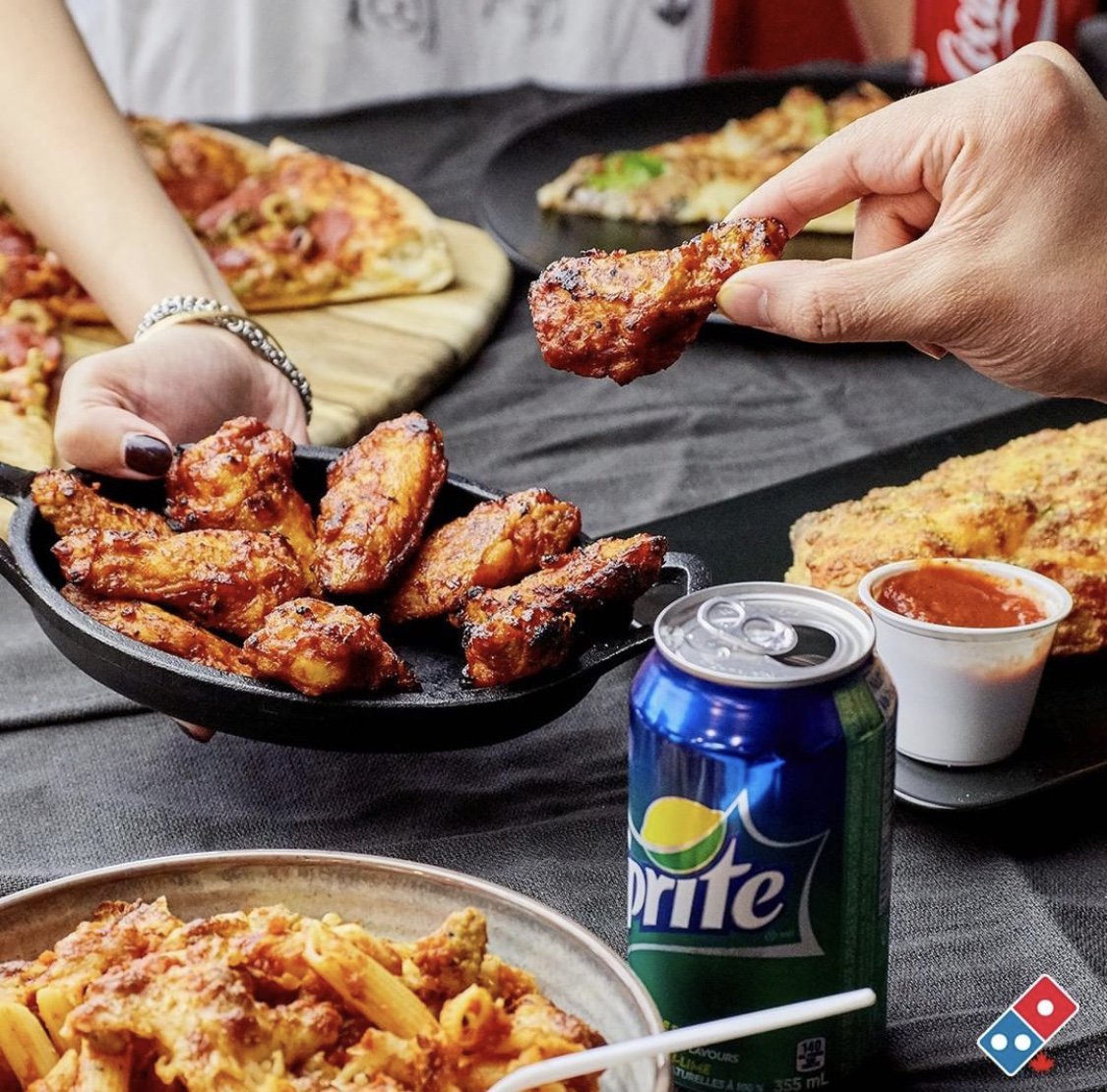 What is your favourite flavour of wings? 😍😍
BBQ, hot, honey garlic, or mango habanero?

📲🖥 Order online now at: bit.ly/28Zbv5X