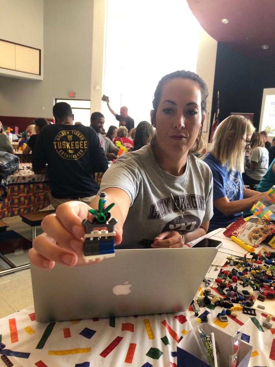 hallmathclass's tweet photo. Working with LEGOs to emphasize our focus for the year!!! #dragonsknowwhy https://t.co/Kij90dl24m