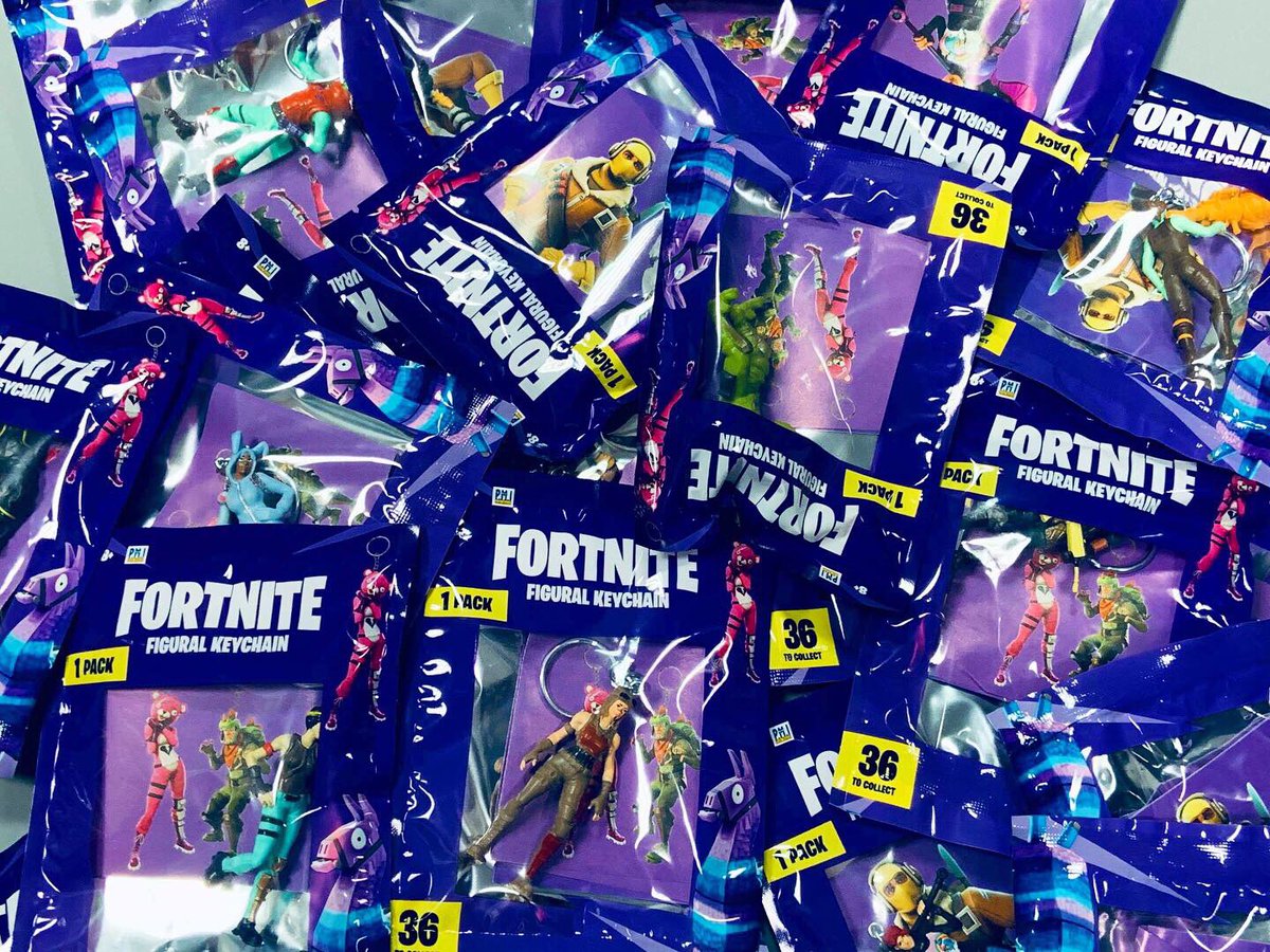 kidszonegames's tweet photo. Look out for our new @fortnite keychains! 🚍🔫
•
#camdenleisure #warrington #warringtonbusiness #business #toys #toyvending #arcade #games #teddy #teddys #fortnite  #fortniteleaks #fortnitemerch #keyring #games #gaming #fortnitepc #fortnitethegame https://t.co/skJiKzGZsr