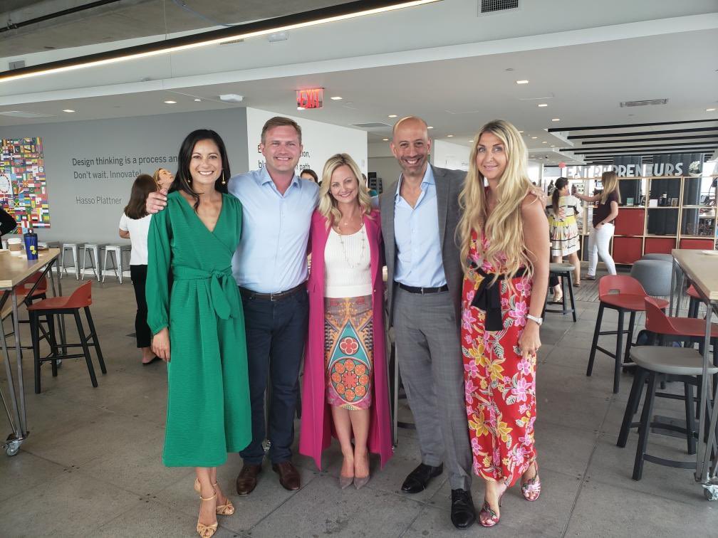 epstine's tweet image. So grateful to be part of a company that’s focused on investing in our future leaders and fostering a culture of inclusivity. I loved spending time with our Early Talent and summer interns this morning. Thank you to the NYC Business Women’s Networking for hosting a great event!