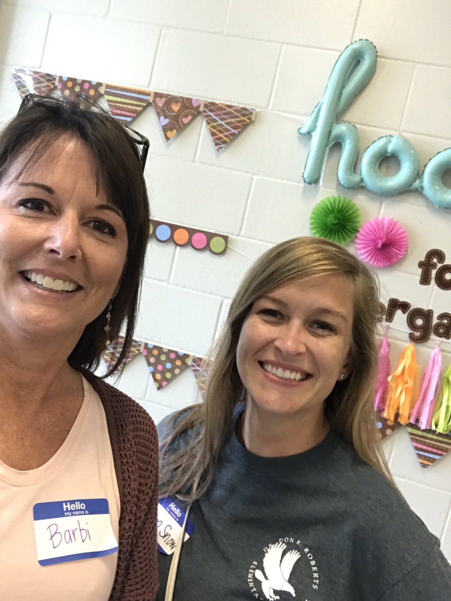 bhf73's tweet photo. @RobertsElemLRSD #rorbertsrocksbacktoschool https://t.co/PR8kFDb1Ri