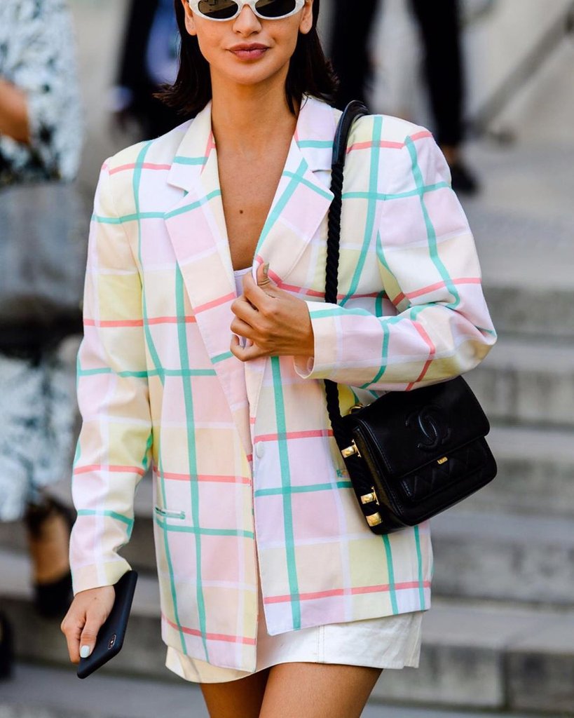 FashionWeek's tweet photo. Big Blazer Energy ⚡️ Spotted on the streets of #ParisCoutureWeek by Tyler Joe. https://t.co/9NXVhJB1UR