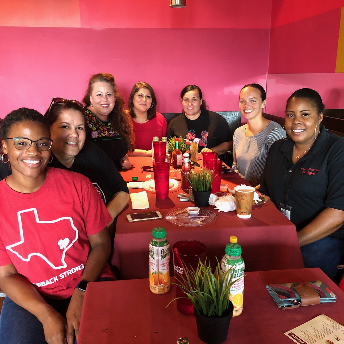 aromanan's tweet photo. #thebreakfastklub #teamhogg #leadershipteam https://t.co/8pDjBn7qxq