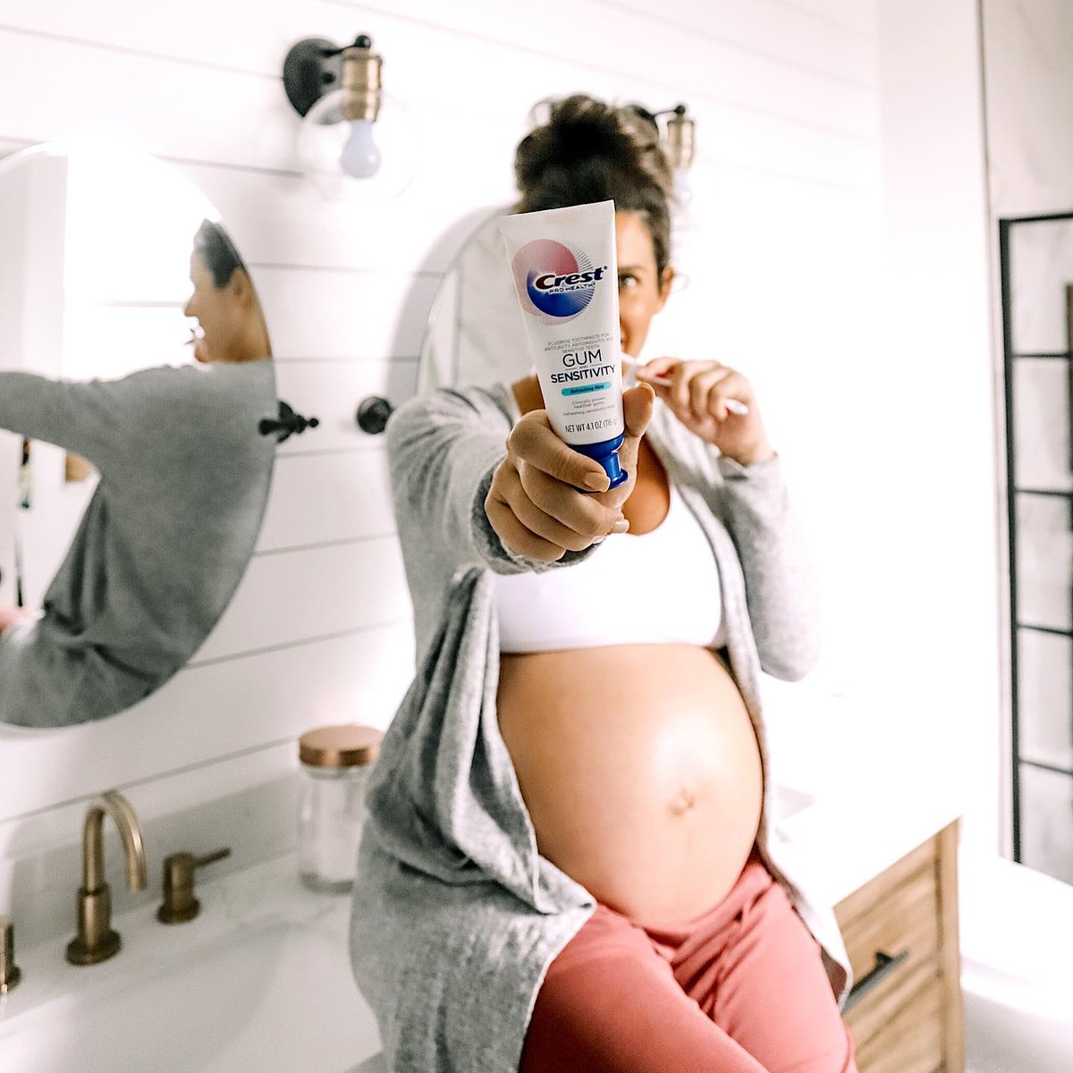 tabithablue's tweet photo. #AD @Crest — letting me indulge cravings one pint at a time! With the new Crest Gum and Sensitivity I don't miss out on my hot + cold faves. Research shows over 50% of Americans suffer from tooth sensitivity #AvailableatTarget #CrestSmiles #SoLongSensitiveTeeth #NoMoreMissingOut https://t.co/SOAkQAb5Vy