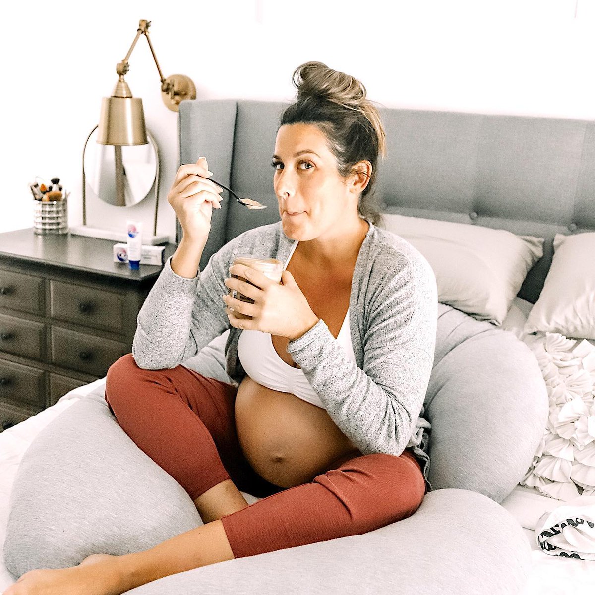 tabithablue's tweet photo. #AD @Crest — letting me indulge cravings one pint at a time! With the new Crest Gum and Sensitivity I don't miss out on my hot + cold faves. Research shows over 50% of Americans suffer from tooth sensitivity #AvailableatTarget #CrestSmiles #SoLongSensitiveTeeth #NoMoreMissingOut https://t.co/SOAkQAb5Vy