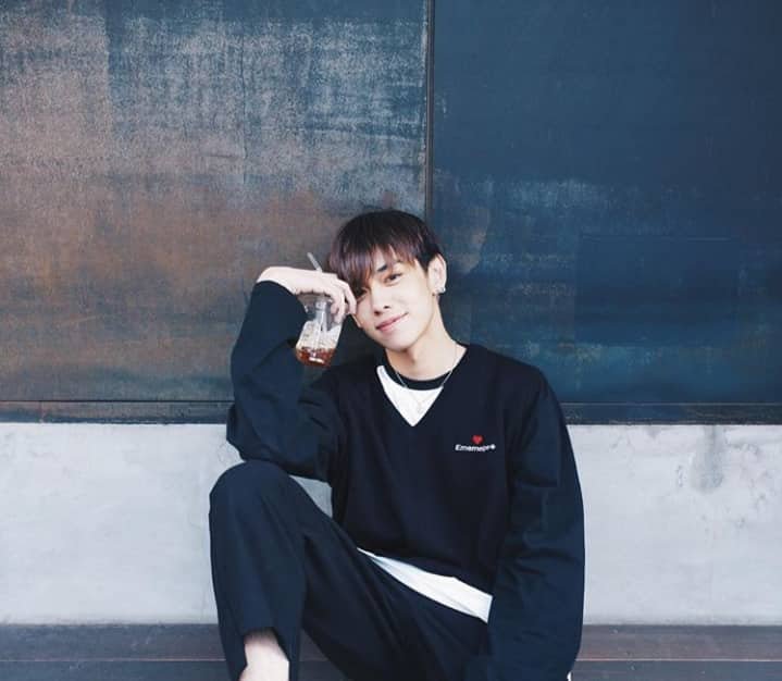 •Third Lapat NgamchawengNationality: ThaiBirthday: November 20 1998Age: 20IG: thirddNotable Works: Great Men Academy | Luead Khon Kon Jang | 21 Days  #ThirdLapat  @third_n