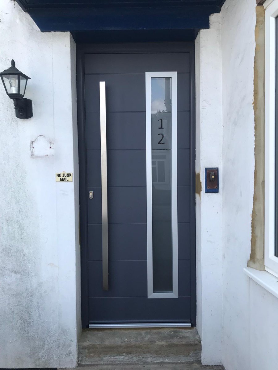Stunning <a href="/virtuosodoors/">Virtuoso Doors</a> virtual door installed today . #doors #tadworth