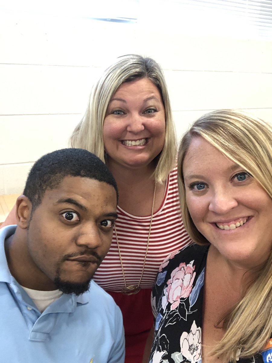 HollyBrazell's tweet photo. Great day with the @SCASCD @loveSCschools #lovescschools #teachthechange #scascdl2l @Mister_Kelly @palmettopixies https://t.co/IbiPOV244S