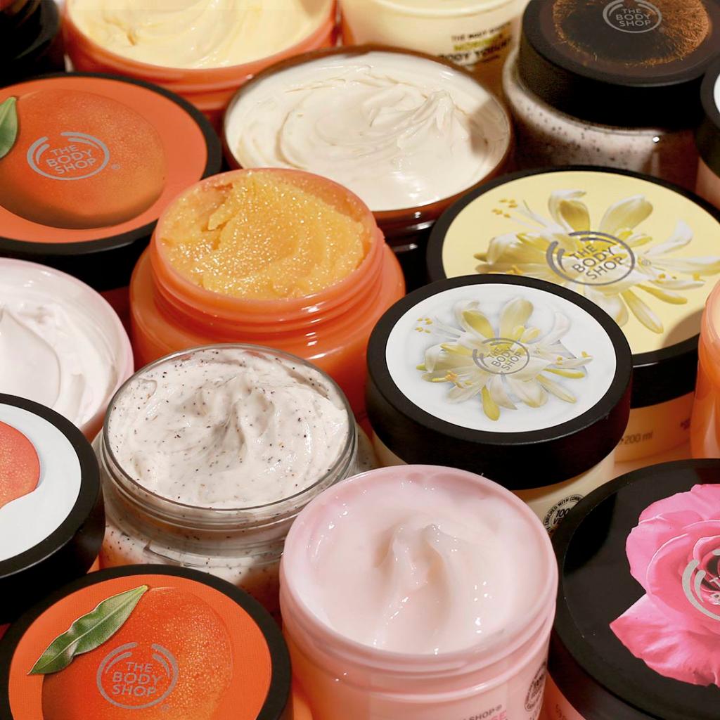 TheBodyShopSP's tweet photo. ¿Alguien te ha dicho qué bien hueles hoy? Si has utilizado uno de nuestros exfoliantes de moringa, mango, o los body yogurts de fresa o rosa británica, ¡seguro que sí! #BodyYogurts #TheBodyShopSP https://t.co/tCsBuRsgkr