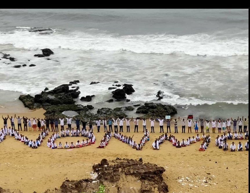owaisdadan's tweet photo. #SayNoToNMCbill  #SayNoToNMC This NMC will increase the mortality among the poor people. We strongly oppose this bill.@RahulGandhi @KTRTRS @thekiranbedi @AP @PIB_India @abntelugutv @sakshitv1 @JanaSenaParty @SrBachchan @AmitShah @realDonaldTrump @MoHFW_INDIA https://t.co/jCWn2vlw0G
