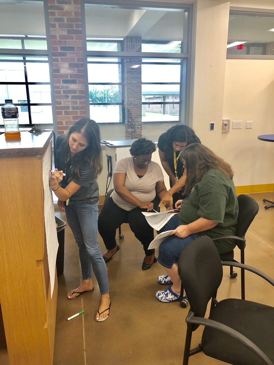 TchaAtHeart's tweet photo. Team work makes the dream work at the Prep. @JGG0321 @rgbazileteaches @butterfly316_21 @HeatherWReese1 #LevelUp https://t.co/2HY5TBSPmu