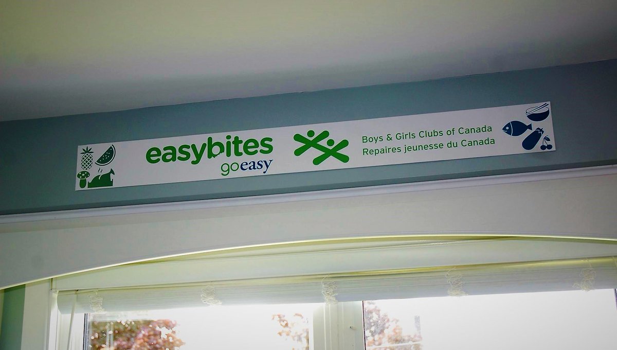 BGCCanadaFR's tweet photo. Félicitations au @bgcriverview pour sa toute nouvelle cuisine #easybites! Grâce à @goeasyltd, le Repaire jeunesse a vu sa cuisine être complètement rénovée! https://t.co/cO7LcXklYi