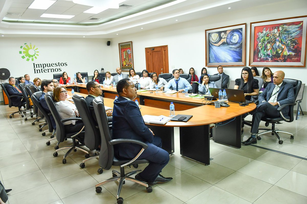 DGii's tweet photo. Impuestos Internos inició una nueva jornada de capacitación de actualización relativa a la Ley sobre el Cumplimiento Fiscal de Cuentas en el Extranjero (FATCA, siglas en inglés). #FATCARD https://t.co/6mm5VqiIgs