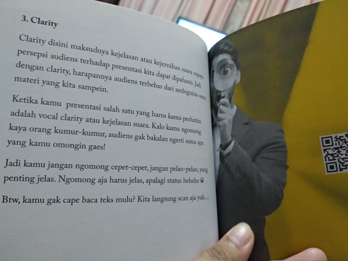 Gw baca buku ini berasa ada guru yg ngajarin live; how to perform.

Dan bahasa yang dipakai <a href="/DJ4rie/">DJ Arie</a> millennials banget, sekaligus paham kalau anak2 sekarang kulturnya adalah menonton, bukan membaca.
Lihat deh pilihan kalimat terakhir di bagian ini.

Eh, maafkan jempol saya yak 🤭