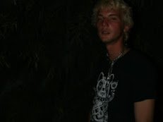 alienfromalien's tweet image. My trap phone made carsons pictures very low quality, ps. Nev and bexey have the same bday