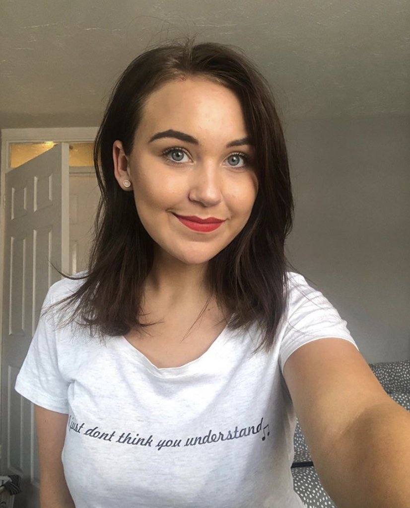 samceeclothing's tweet photo. The beautiful @chloethfcx wearing the dele T-shirt! Doesn’t it look great! Get yours today!  💙 #COYS #yidarmy #dele #tottenham #spurs https://t.co/g5U8M7fI20