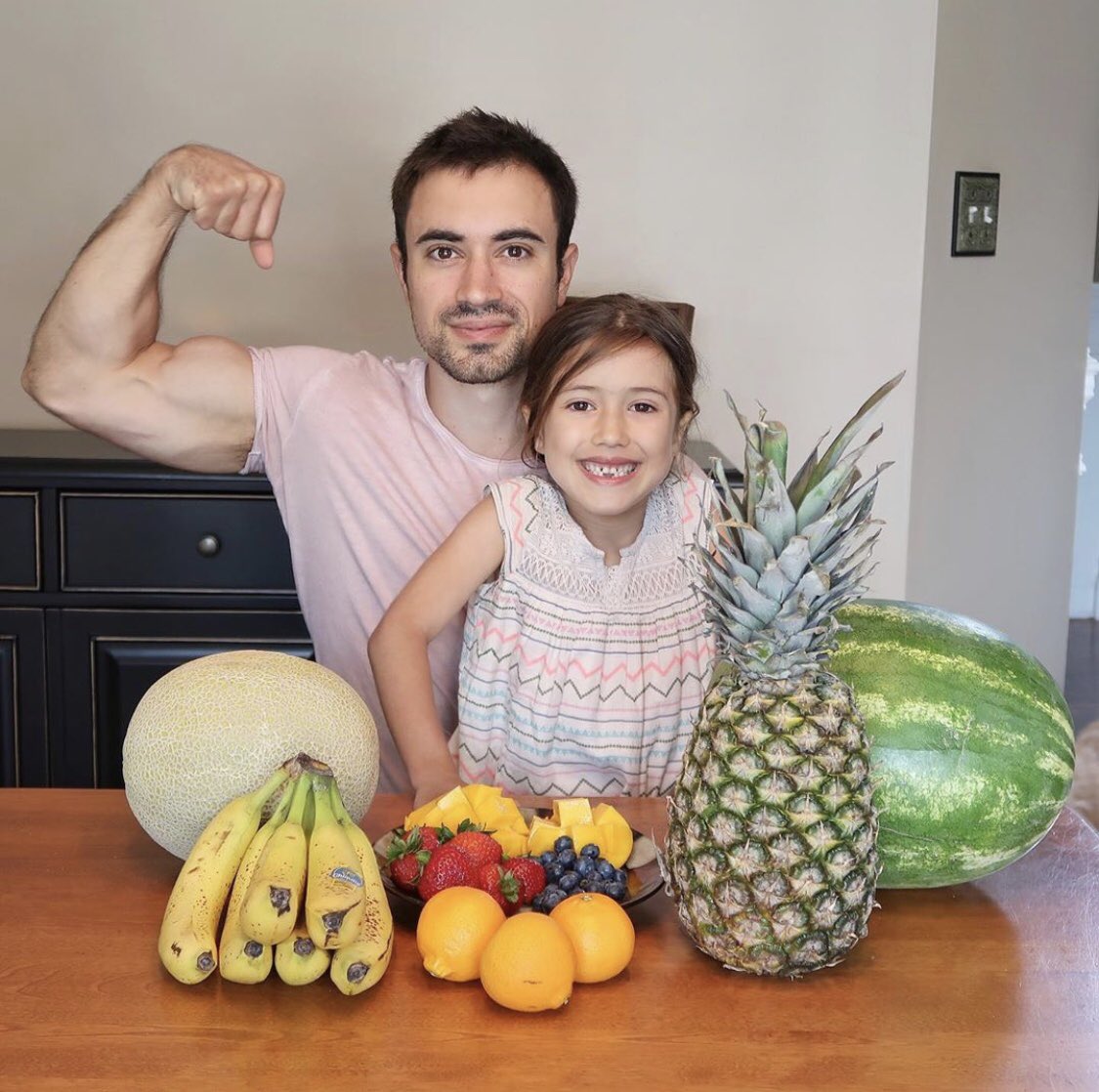 Fruit is so healthy for you, but I’m still shocked at how many people are afraid to eat it. Eat your darn #fruit #vegan #govegan #plantbased #CrueltyFree #friendsnotfood #muscle #bodybuilding #ClimateAction #climate #healthiswealth #healthy #healthylifestyle #fit #fitness