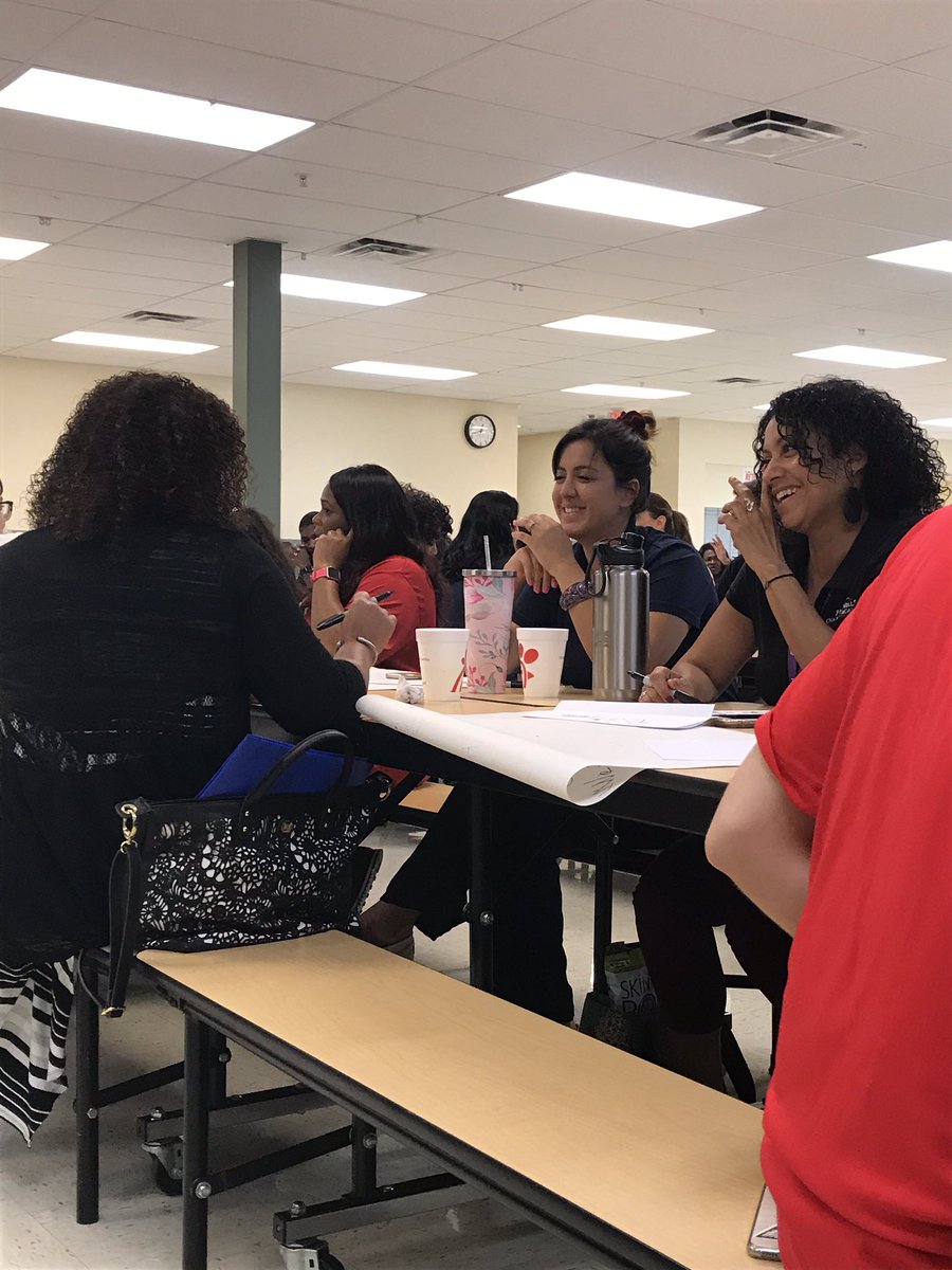 FcusPawprint's tweet photo. Teachers group up to discuss their hobbies outside of school, their best quality, and students who have impacted their lives #csusaimpactfl https://t.co/gBwRV4wdgx