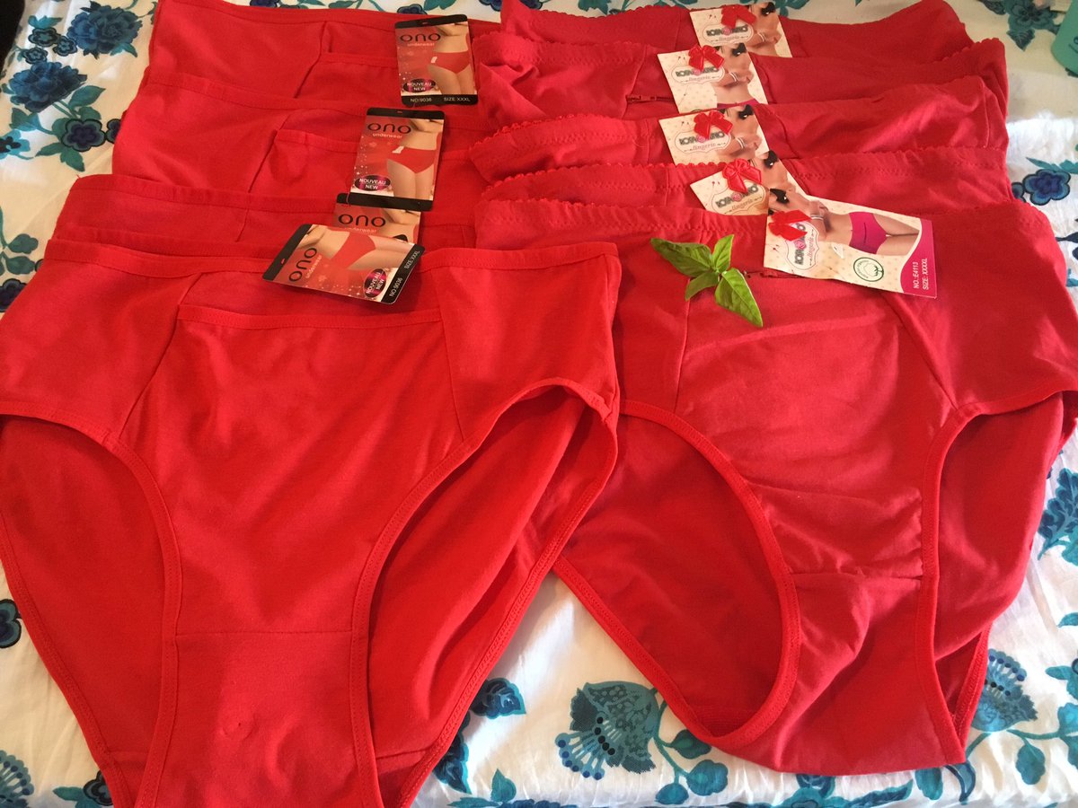 rubyredsperform's tweet image. We’ve been looking for BIG red knickers but could never find any. Found some in Italy ! whoop whoop... but what are the pockets at the front for ???😳🤔😂 #italy #bloomers Good comes to those who wait ☺️