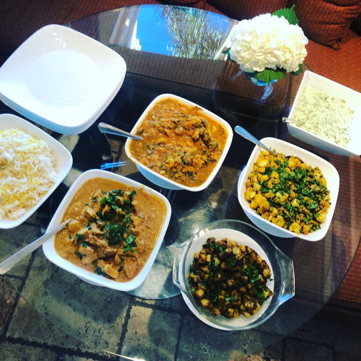 KitchenCurry's tweet photo. Such a great day showing this fabulous team how to cook Indian food! #teambuilding  #offsite #nbcuniversal #cookingclass #indianfood https://t.co/2UO7Nxp0kj