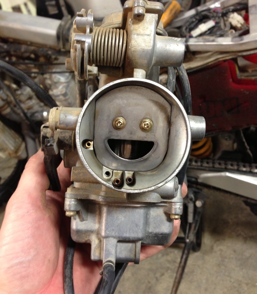 GruntStyleGames's tweet photo. Just trying to help brighten your Tuesday, with the worlds happiest carburetor!! #gruntstyle #thiswelldefend #gruntstylemotorsports #prideinself #prideinmilitary #prideincountry #assaultingforward #motorsports #racing #riding #motorcycles #ride #cars #race #getoutandride https://t.co/9vvnoDZy1f