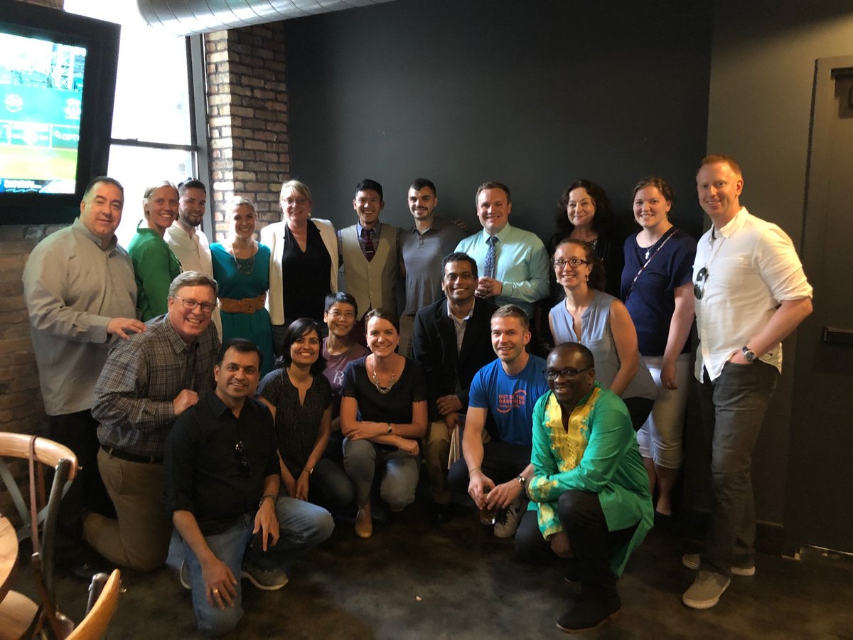 WSoP_SJFC's tweet photo. Alumni and faculty reconnected over deep dish pizza in Chicago at last month's AACP conference. https://t.co/c9Wqxy7TIy