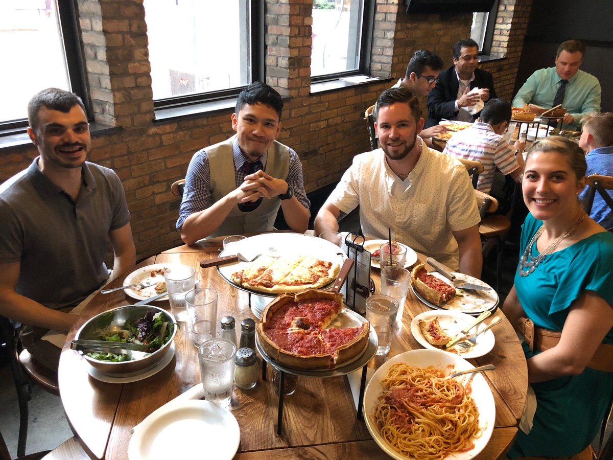 WSoP_SJFC's tweet photo. Alumni and faculty reconnected over deep dish pizza in Chicago at last month's AACP conference. https://t.co/c9Wqxy7TIy