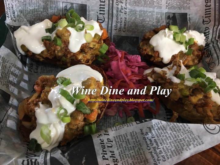 WineDinePlay's tweet photo. Some #shepherd #tatties at the #FreckledFin #Irish #Pub on @AnnaMariaIslnd
This is an Irish lamb shepherd's pie stuffed into potatoes...
Read full review here:
https://t.co/95L1082hnl https://t.co/08uJpwQ2RL