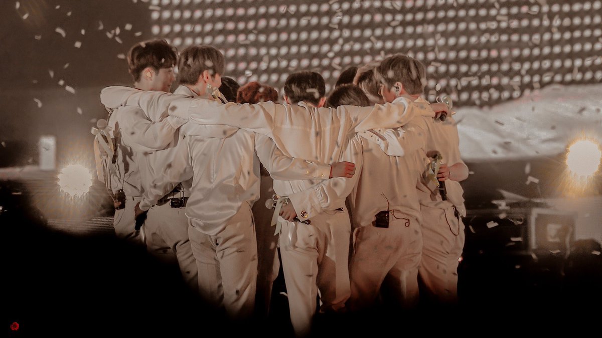 W_05__29's tweet photo. #TwoYearsWithWannaOne 
#우리워너원_이주년_축하해 https://t.co/hMD2TfQhTp