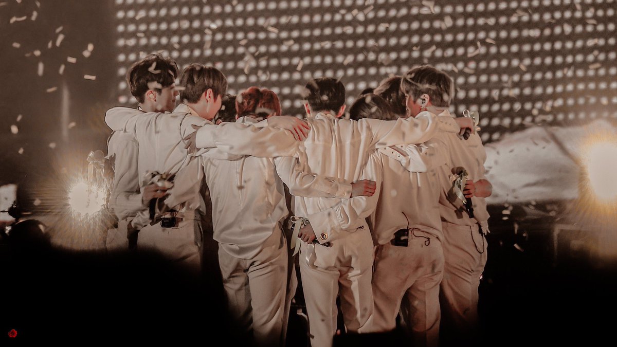 W_05__29's tweet photo. #TwoYearsWithWannaOne 
#우리워너원_이주년_축하해 https://t.co/hMD2TfQhTp
