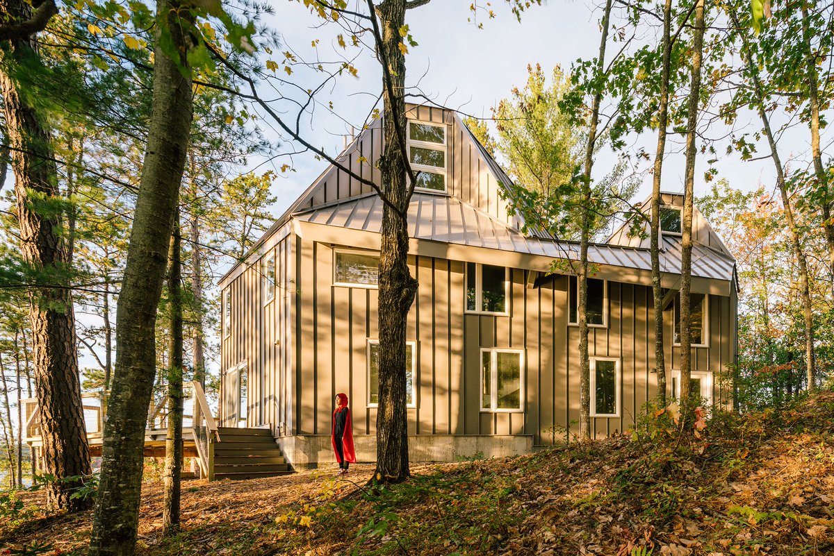 2NMPConcept's tweet image. #ScalarArchitecture created home for extended family using #generativedesign computer program. The parametrically #designed #AnkerJordan #Residence offers sufficient space for multi-generation family #house on shore of Ossipee Lake in New Hampshire comprises two connected prisms